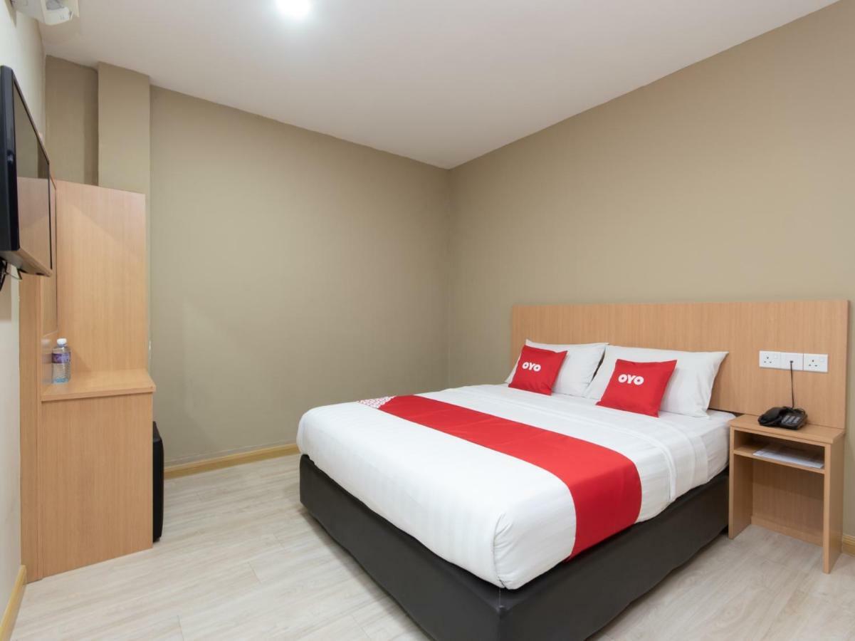 Oyo 89344 Labuan Avenue Hotel Esterno foto