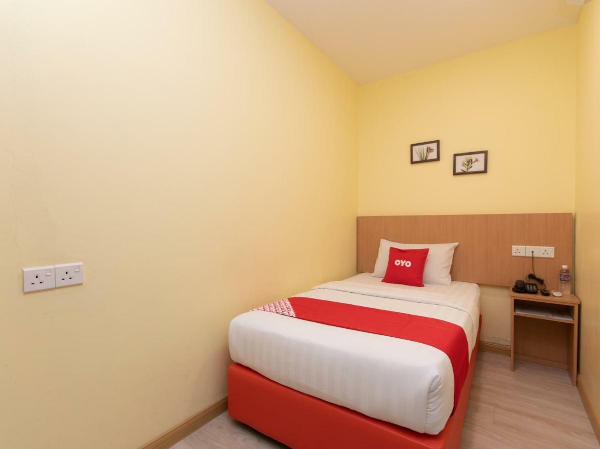 Oyo 89344 Labuan Avenue Hotel Esterno foto